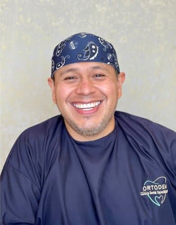 Dr. Eddy Mena Gómez